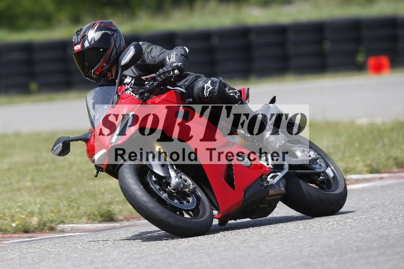 /27 12.06.2025 Ducati Schweiz Trackday Warmup  ADR/blau-bleu/ohne